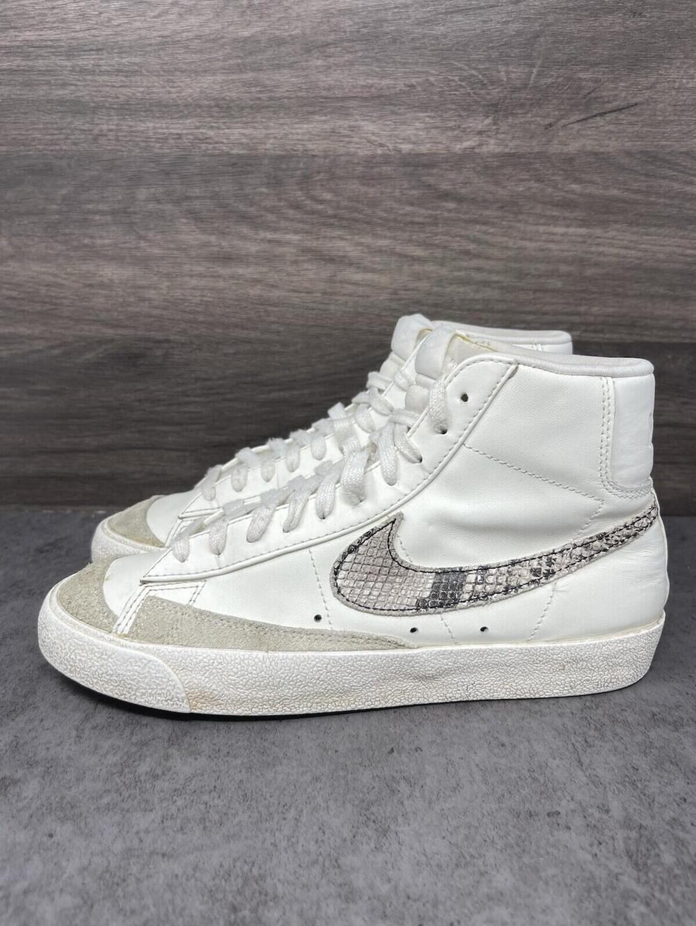 Nike Blazer Mid Sneakers Womens Size 8.5 White Snakeskin DA8736-100